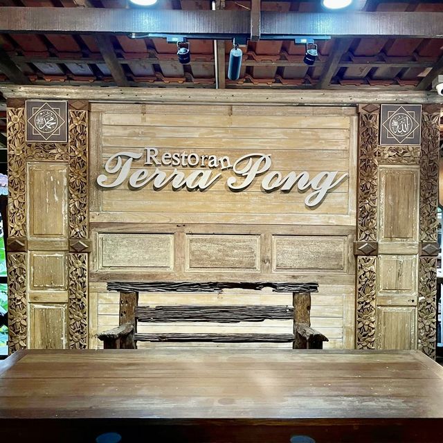 TERRA PONG Restaurant 