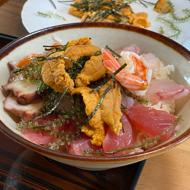 古宇利島 しらさ食堂🏠 滿滿的新鮮海膽 好滿足