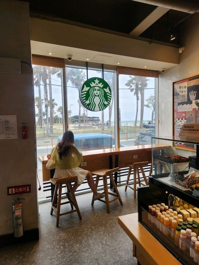 흔하지 않은 감성카페 스타벅스 함덕점❤️