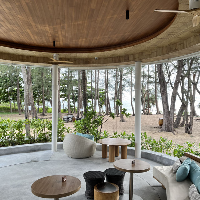 Le Meridien Phuket Mai Khao Beach Resort
