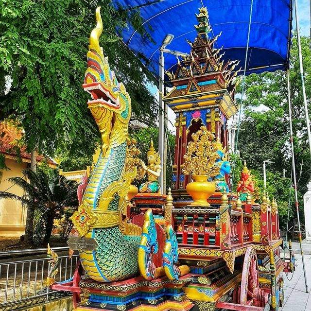 สักการะพระพุทธมังรายชัยมงคล ณ วัดดอยพระบาท