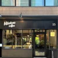 「首爾必打卡！Milestone Coffee：高品質咖啡，舒適環境，讓您放鬆愉快！」