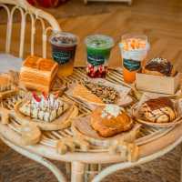คาเฟ่และร้านจักสานบรรยากาศสุดชิลล์คลอง9