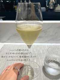 美味しいキャビア&シャンパンが楽しめるキャビア専門店🍾🥄