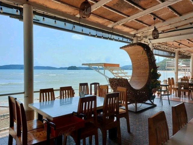 ร้านอาหารทะเลบรรยากาศดีที่อ่าวนาง