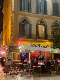 💙Stunning Spanish square in town💙Great for drinks and food! 