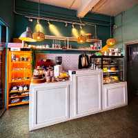 🇲🇾 Step Into Elegance at Cantek Sekali Café – Beauty in Every Bite!