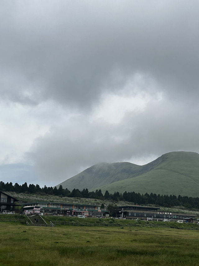 ⛰️ 草千里浜 - 阿蘇の絶景広がる大草原🌿
