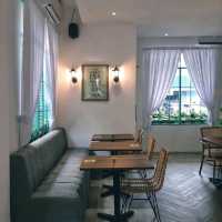 THIS NEW COFFEE SHOP IN ALAM SUTERA IS NAMED AFTER A STREET IN BANDUNG