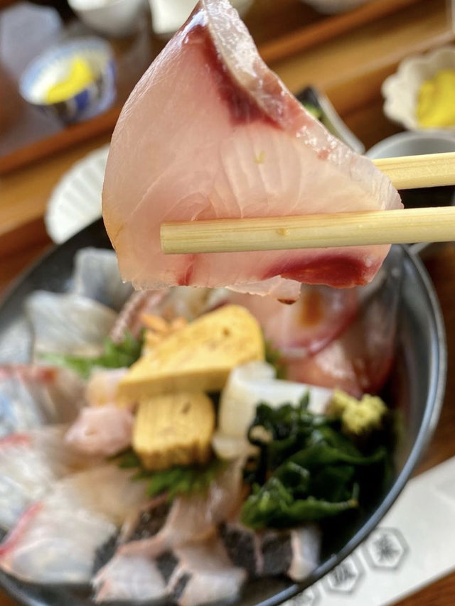 【長崎グルメ】その日の旬の魚を使った海鮮丼と最高のロケーション✨️