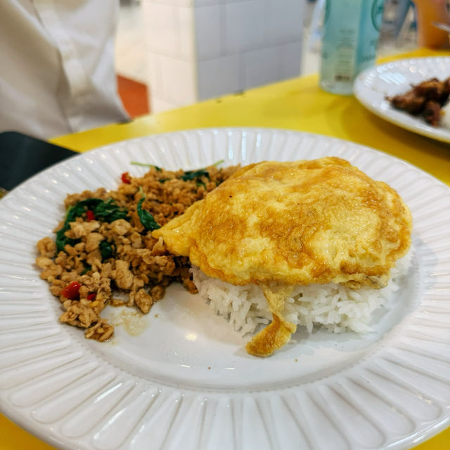 曼谷的隱世大排檔．熱炒小食必點😋