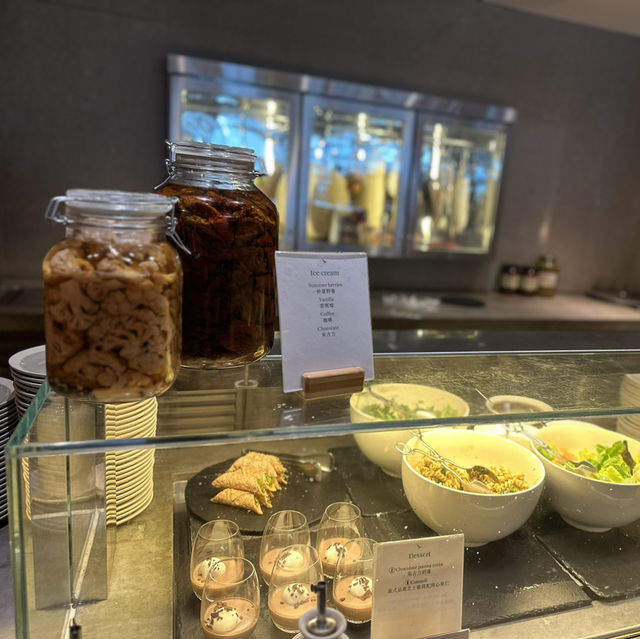 Exceptional Hospitality at The Pier Business Class Lounge Exceptional Hospitality at The Pier Business Class Lounge