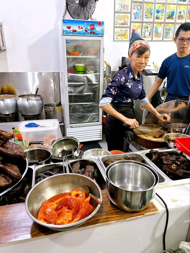 Local Favourites Yong Peng Duck Noodles 