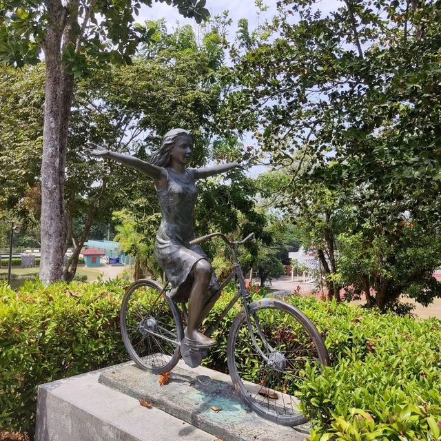 Beautiful Sculptures at Sud Sid Siam Park 