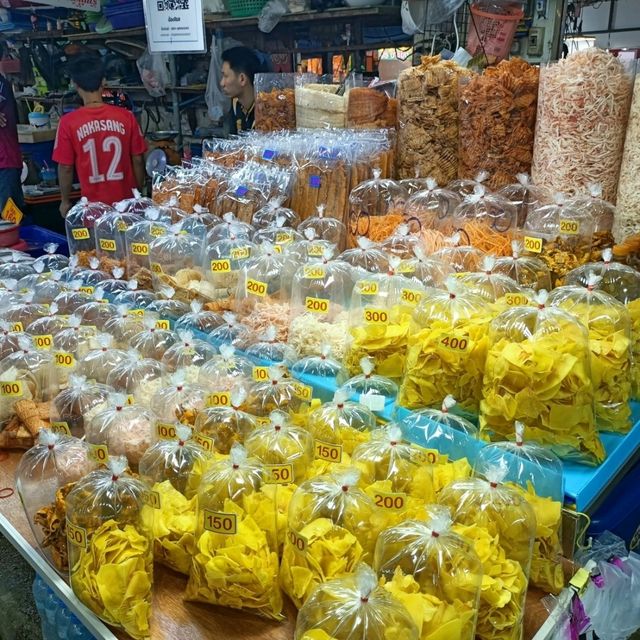 ตลาดประมงพื้นบ้านอ่างศิลา