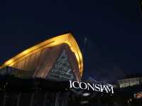 Icon siam ยามค่ำคืน