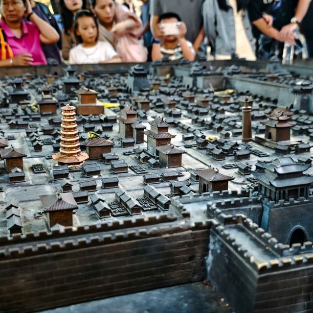 Guangzhou's Beijing Road Pedestrian Street: Full of life with a bit of the past tucked in.
