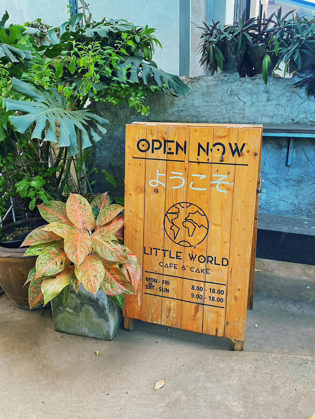 Little World Cafe ~ คาเฟ่เล็กๆ ที่เค้กอร่อย