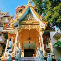 泰國曼谷市區歷史古跡皇家寺廟:Wat Sutthiwararam，精美絕倫的建築和雕像，適合打卡拍照📸好去處