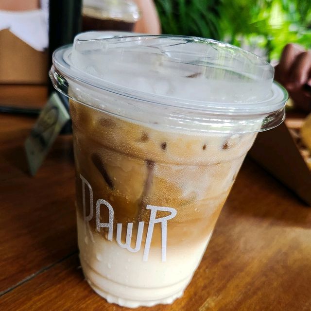 A Peaceful Garden Cafe in Bangkok