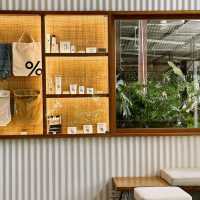 A Coffee Lover’s Paradise: % Arabica Uluwatu