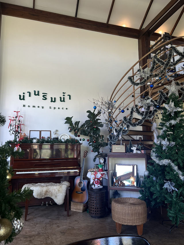 คาเฟ่สุดชิล ริมแม่น้ำน่าน
