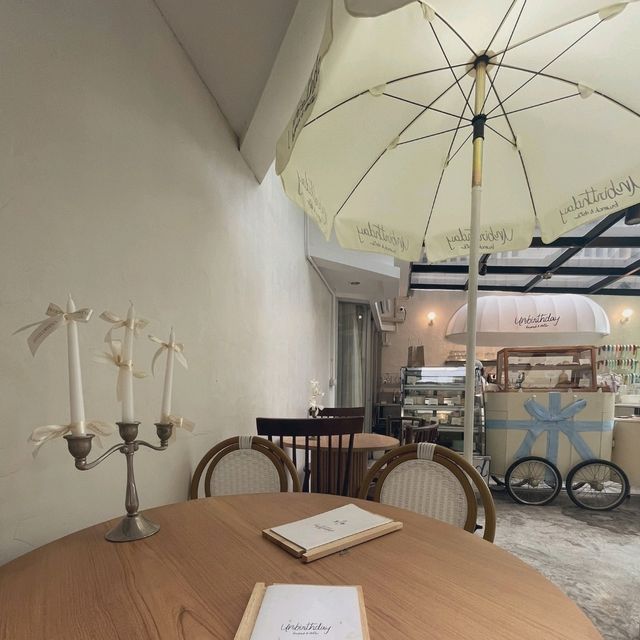 unbirthday cafe