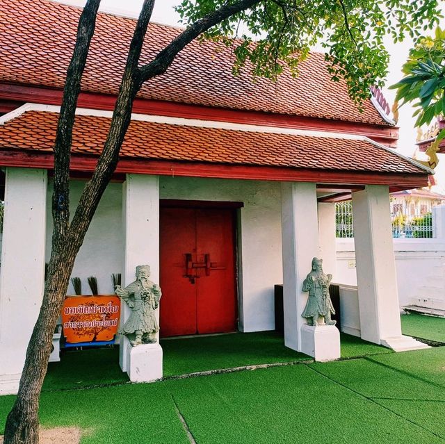 泰國曼谷著名皇家寺廟景點:Wat Hong Rattanaram Ratchaworawihan，建築雄偉壯觀，適合打卡拍照📸
