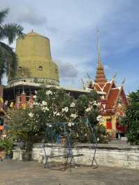 ทำบุญไหว้พระที่วัดแก้วฟ้าจุฬามณี