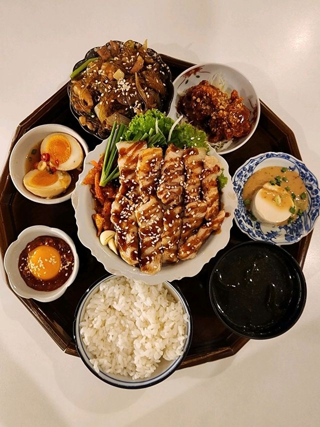 【バンコク】江南から上陸！元祖韓国丼No.1🖕
