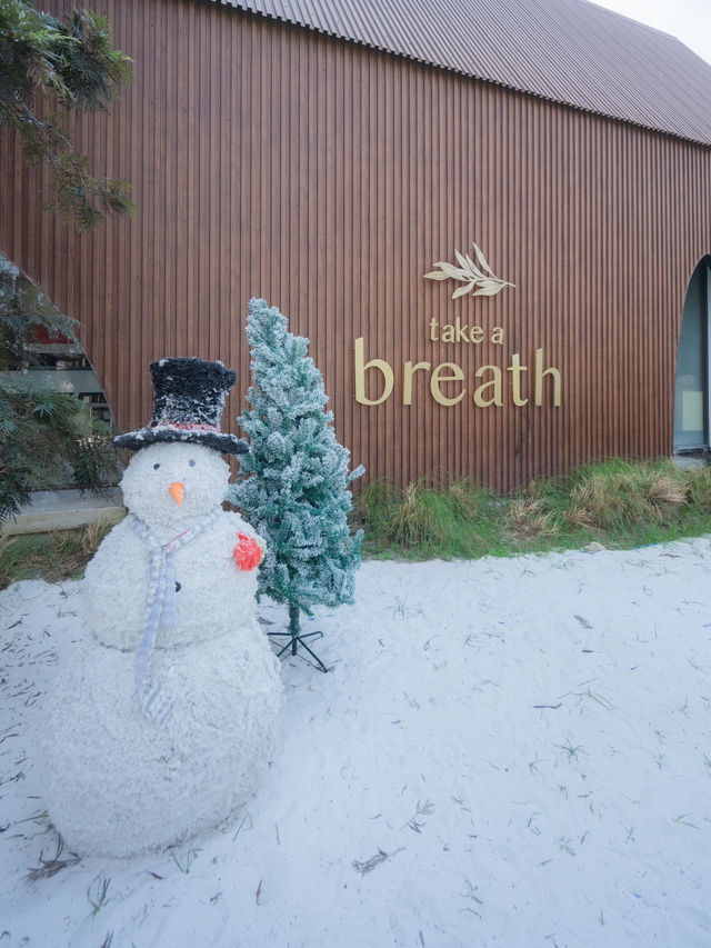 พิกัดคาเฟ่ธีมคริสต์มาส🎄🎅🏻 Take a Breath café