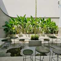 Stylish and Comfortable: Monero Cafe