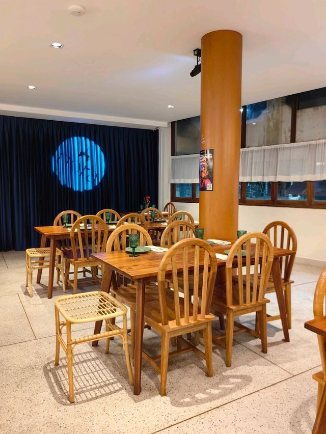Delicious Southern Thai Cuisine in Sompon Realm Restaurant in Hat Yai