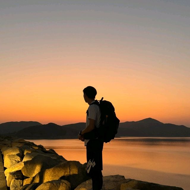 🌅【東壩標尖角｜日落湖光美景！輕鬆行山＋震撼夕陽倒影】📸
