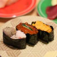 ซูชิสายพานอันดับ 1 จากโตเกียว Katsu Midori