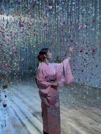 〜京都府京都市〜美しすぎる没入空間！蜷川実花展