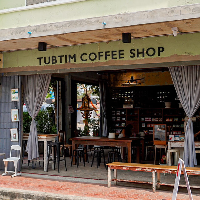 คาเฟ่อัมพวา