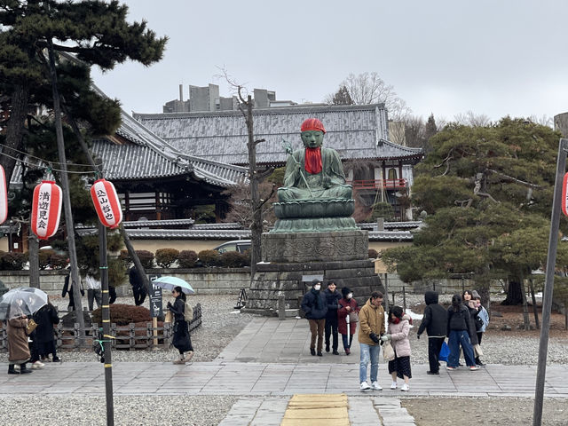 วัดเซนโคจิ (Zenkoji Temple)