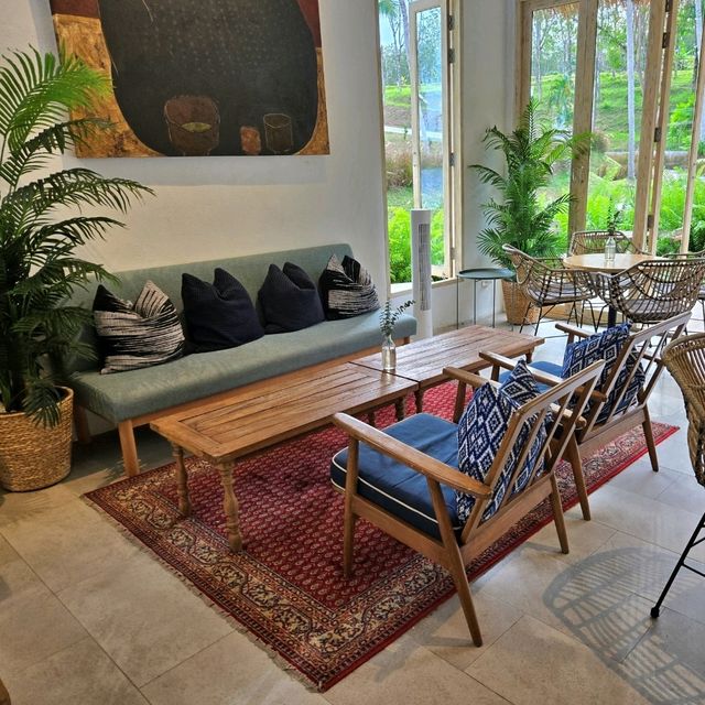 The PlayYard Cafe ฮีลอกฮีลใจ วันสบายๆริมทะเลภูเก็ต