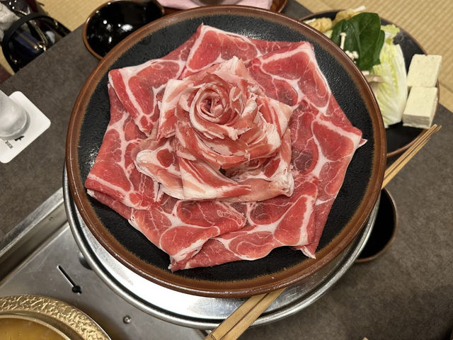 しゃぶしゃぶの有名店🤍【黒豚料理 あぢもり】