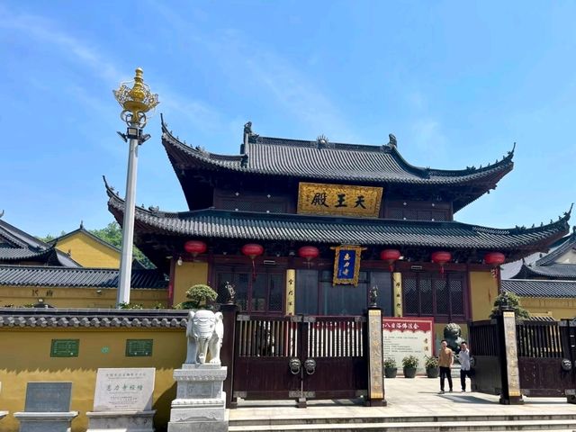 Huili Temple: Where History and Beauty Converge