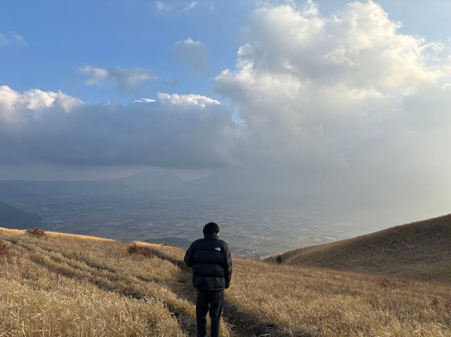 大観峰(だいかんぼう)|阿蘇の絶景を一望できる展望スポット⛰️