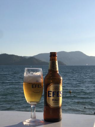 🌅 Mavi Beach, 바다 앞에서 마시는 맥주 한 병