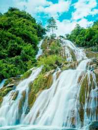 Cao Bằng waterfall 