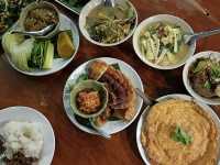 Huen Muan Jai (เฮือนม่วนใจ๋)