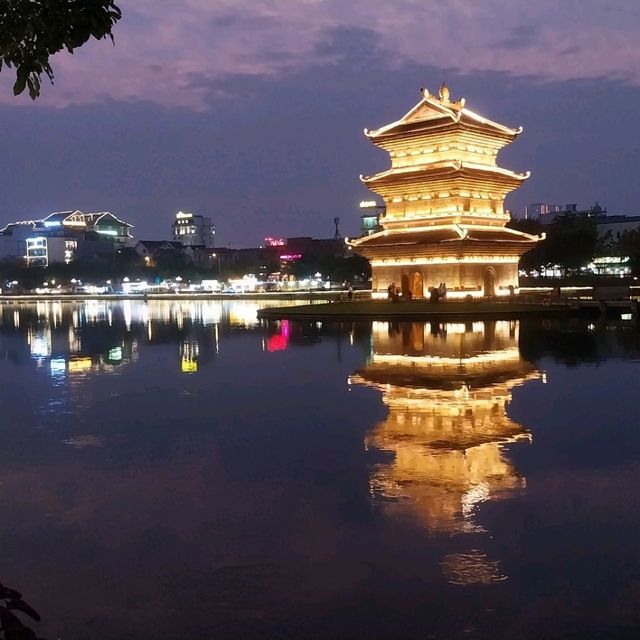 sunset at Hoa Lu old town