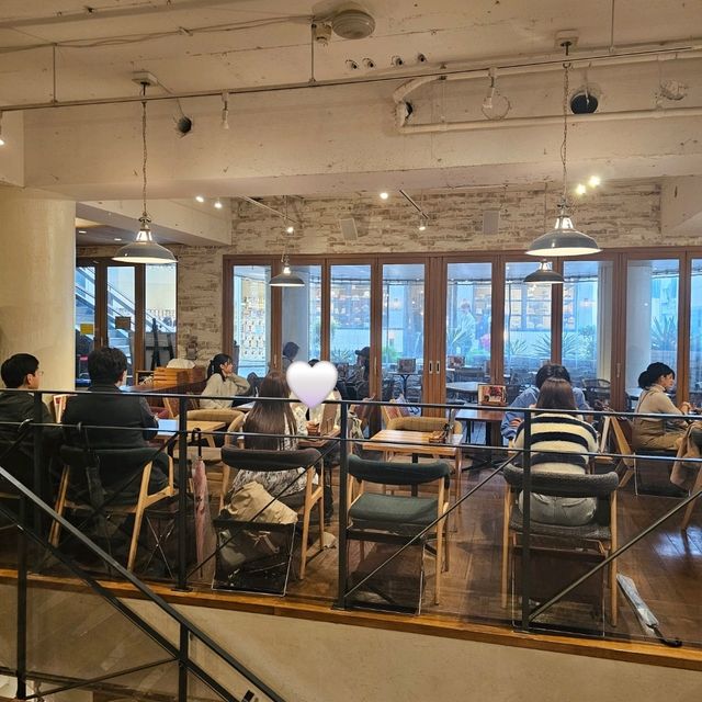 [渋谷]圧倒的席数！渋谷の穴場カフェレストラン[JINNAN CAFE 渋谷]
