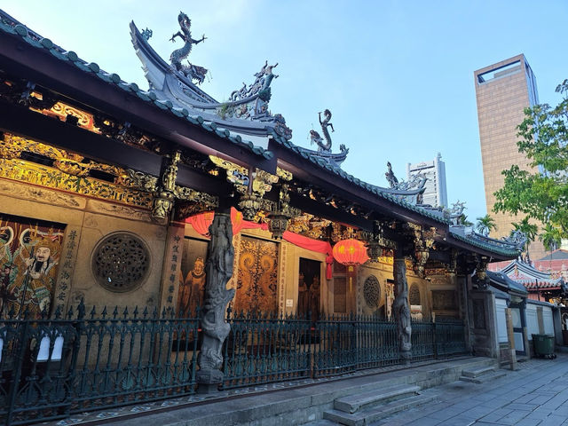 🏮 Thian Hock Keng: Singapore’s Oldest Temple with Pirate-Worthy Secrets! ☠️