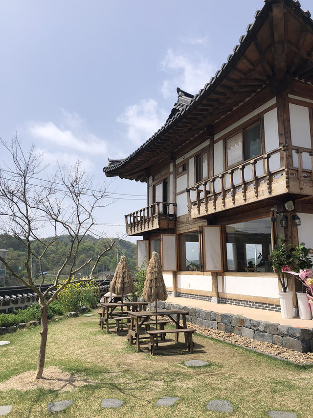 🏯 한옥의 정취를 느낄 수 있는 무드빌리지 카페 