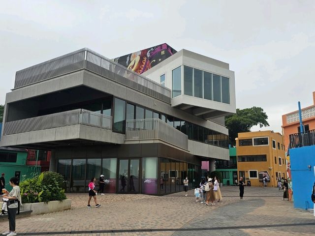 香港最新景點，超靚彩色小屋：馬灣1868
